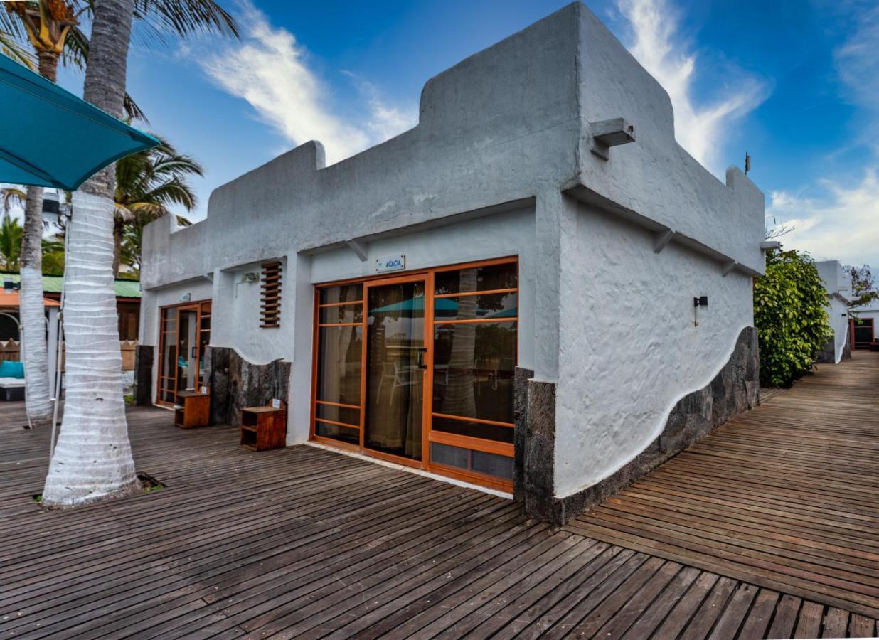 Isamar Hotel Puerto Villamil Exterior photo