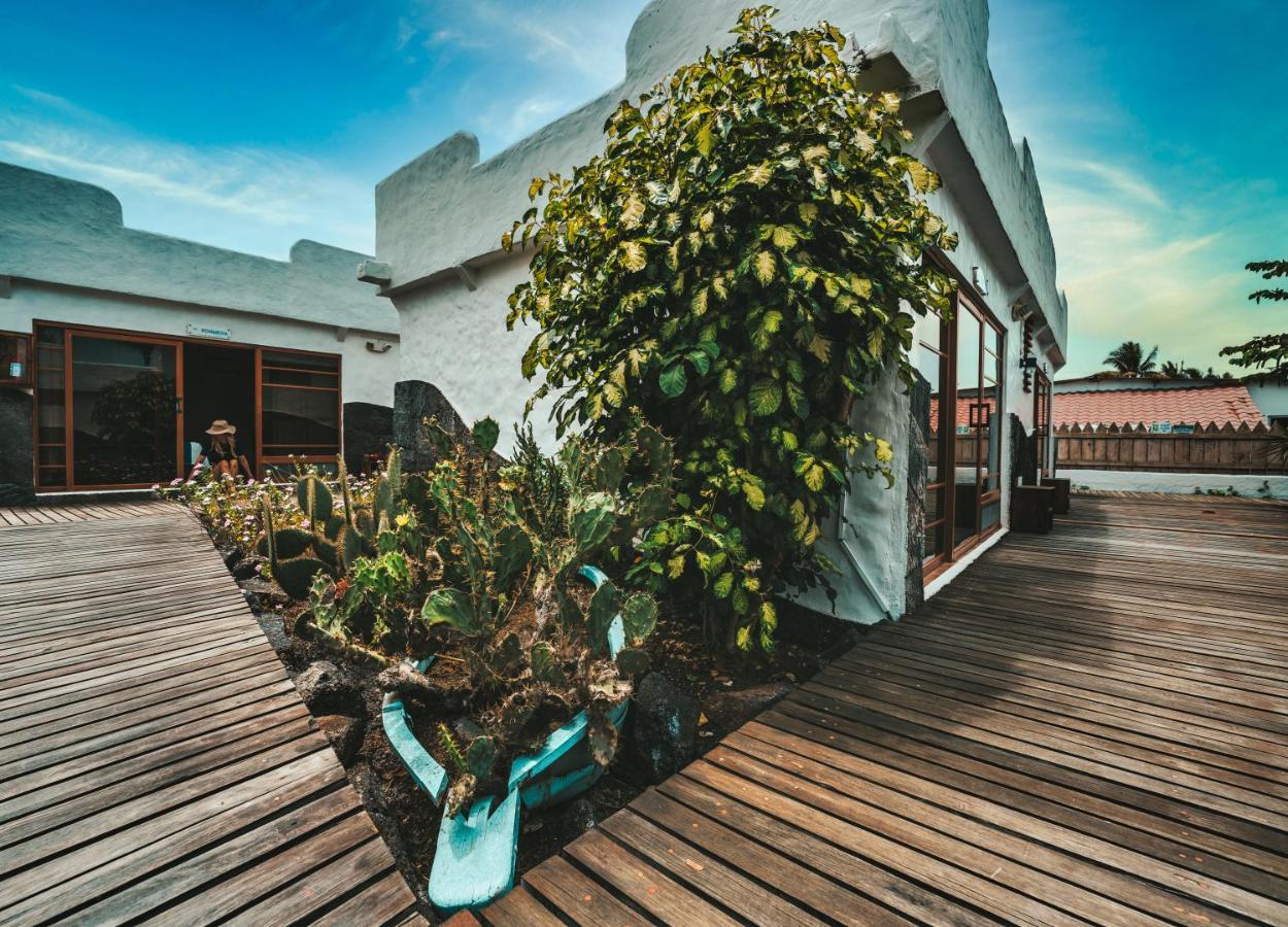 Isamar Hotel Puerto Villamil Exterior photo