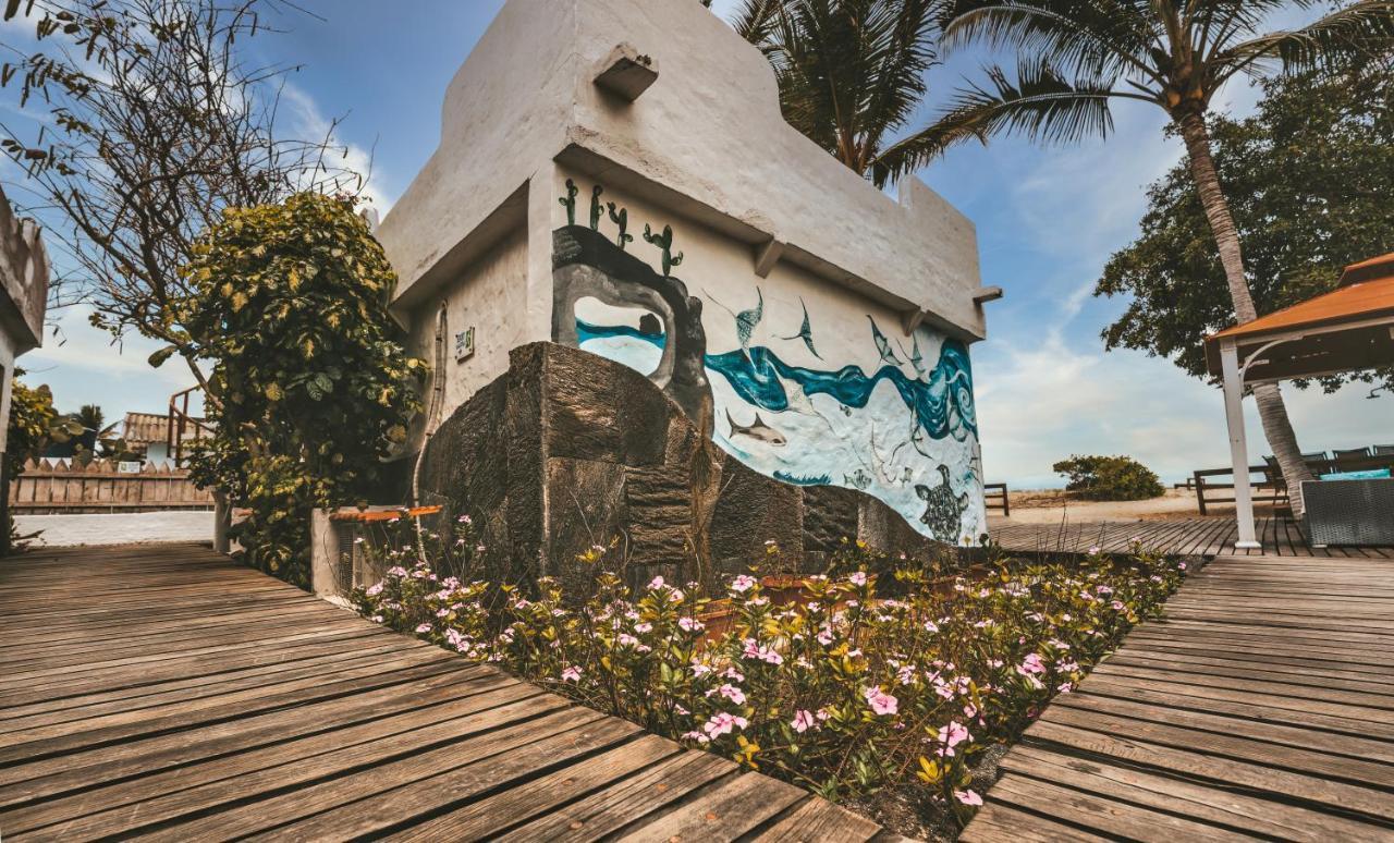 Isamar Hotel Puerto Villamil Exterior photo