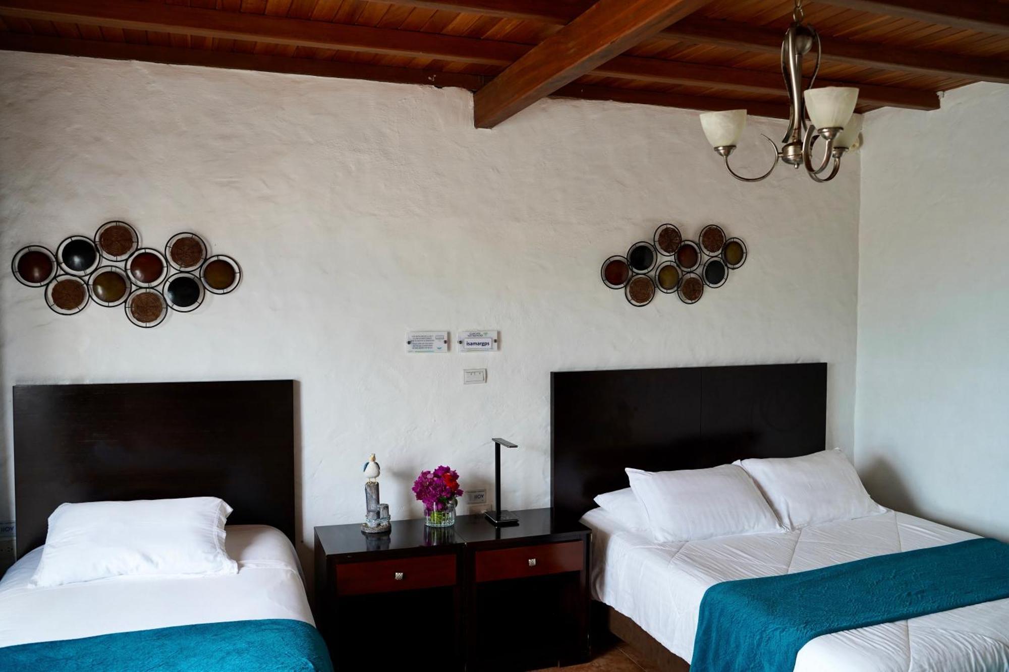 Isamar Hotel Puerto Villamil Exterior photo