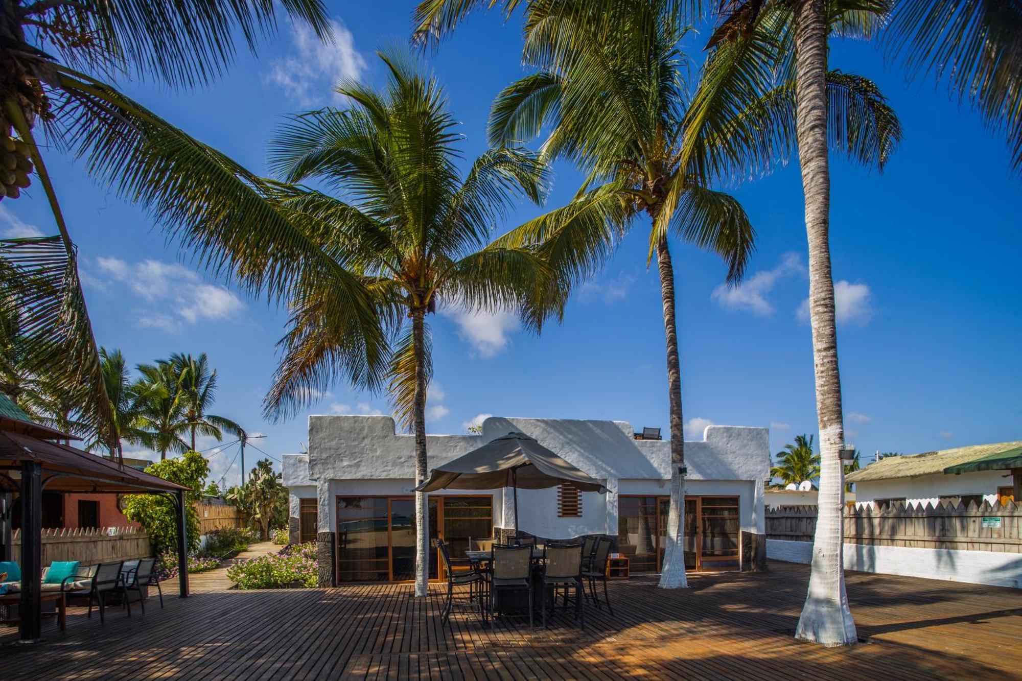 Isamar Hotel Puerto Villamil Exterior photo
